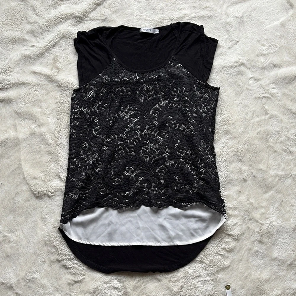 Ricki’s Black Lace Overlay Blouse | High-Low Layered Cap Sleeve Top Size XS‎ - Picture 2 of 6